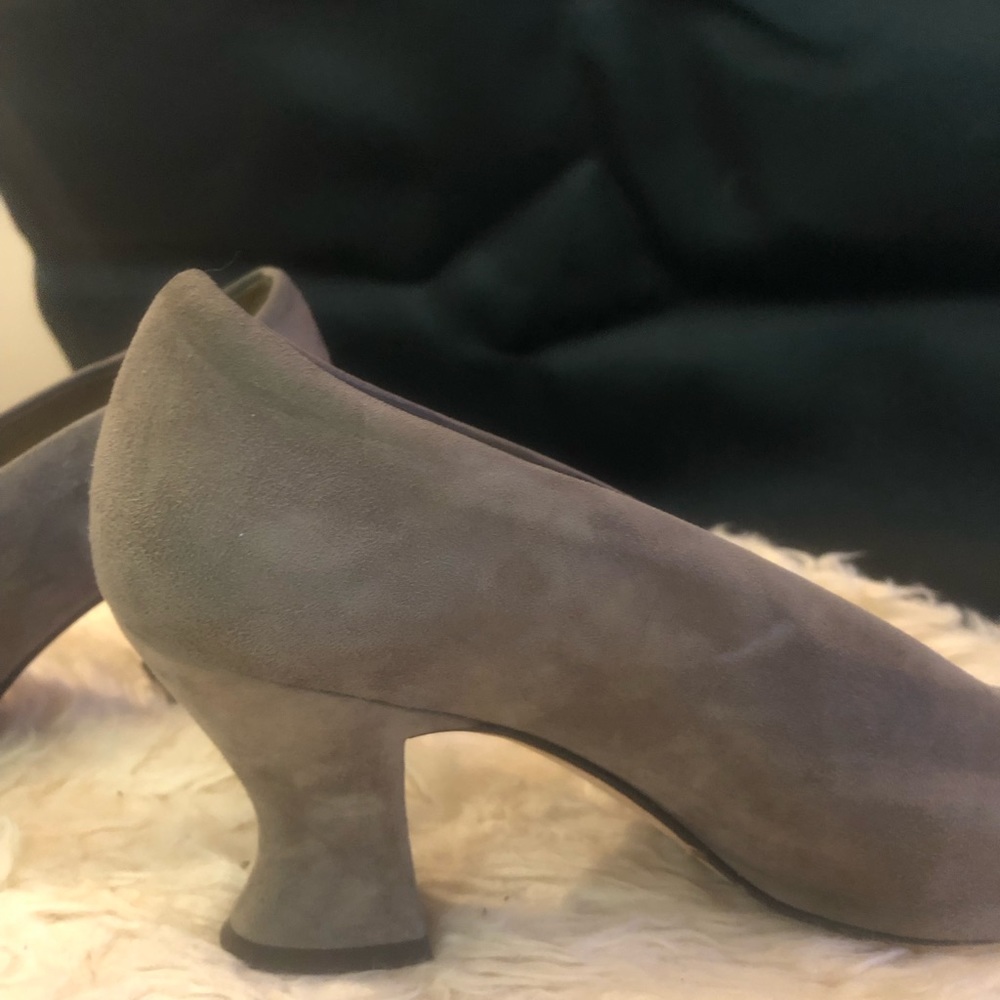 Via Spiga taupe suede pumps